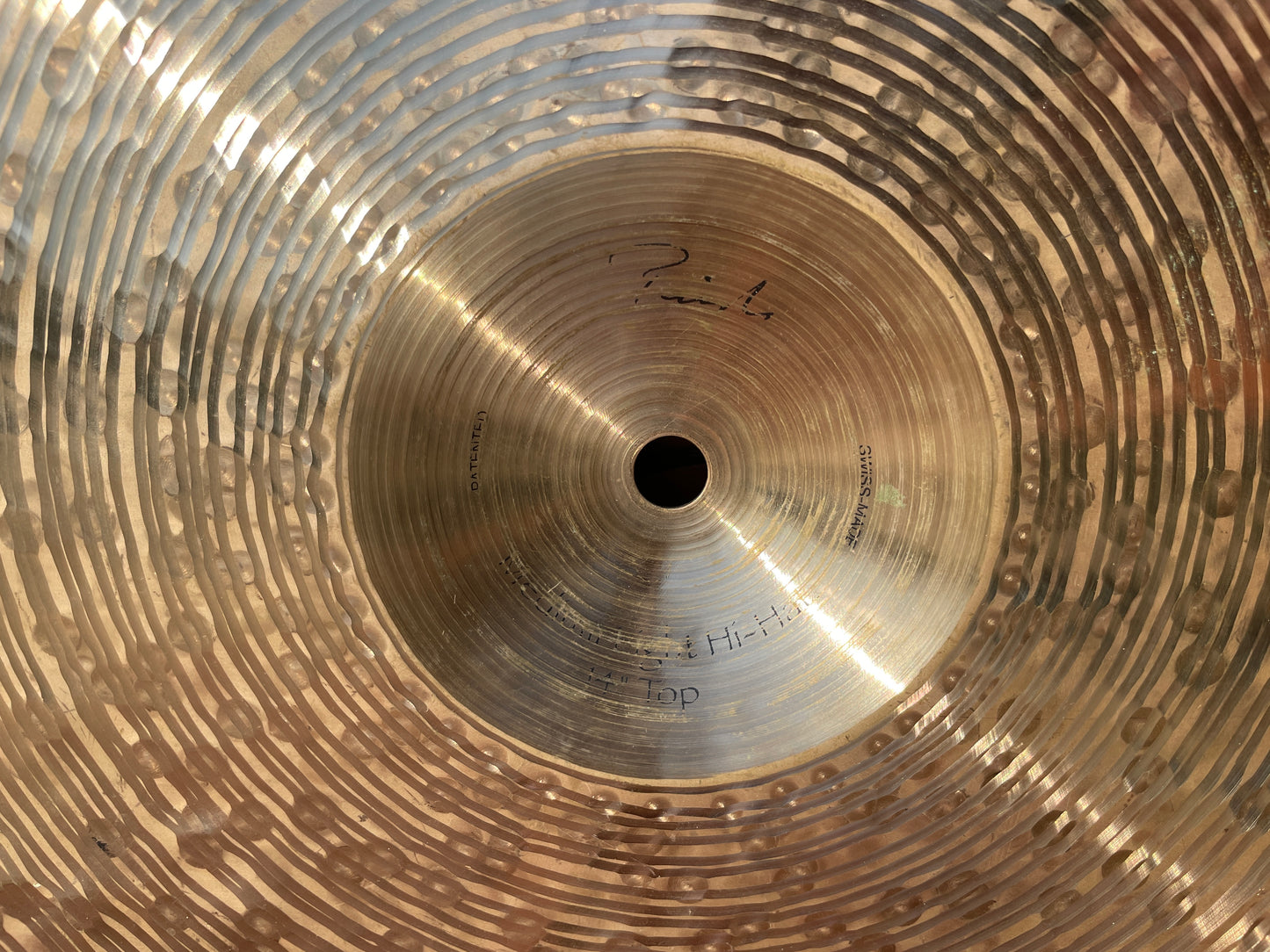 14" Paiste Signature Traditional Medium Light Hi-Hat Cymbal Pair 908g/1198g
