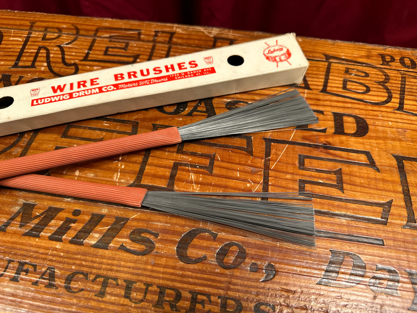1960s Ludwig No. 191A Ball End Grooved Model Retractable Brushes