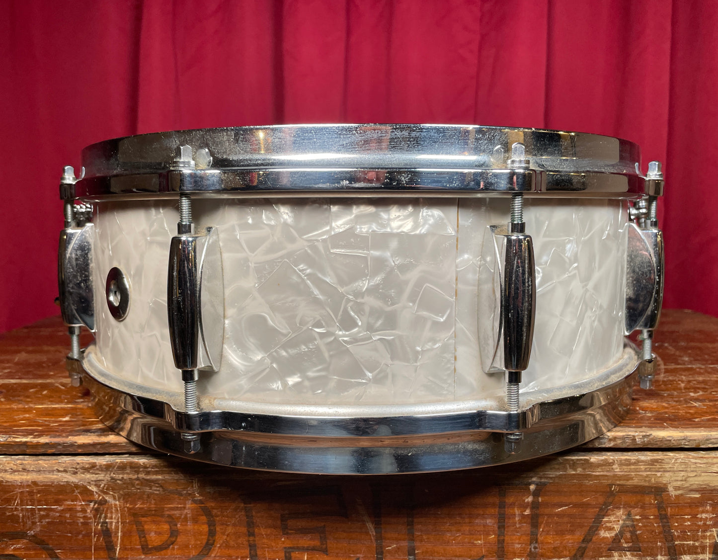 1960s Gretsch No. 4157 5.5x14 Snare Drum White Marine Pearl Round Badge