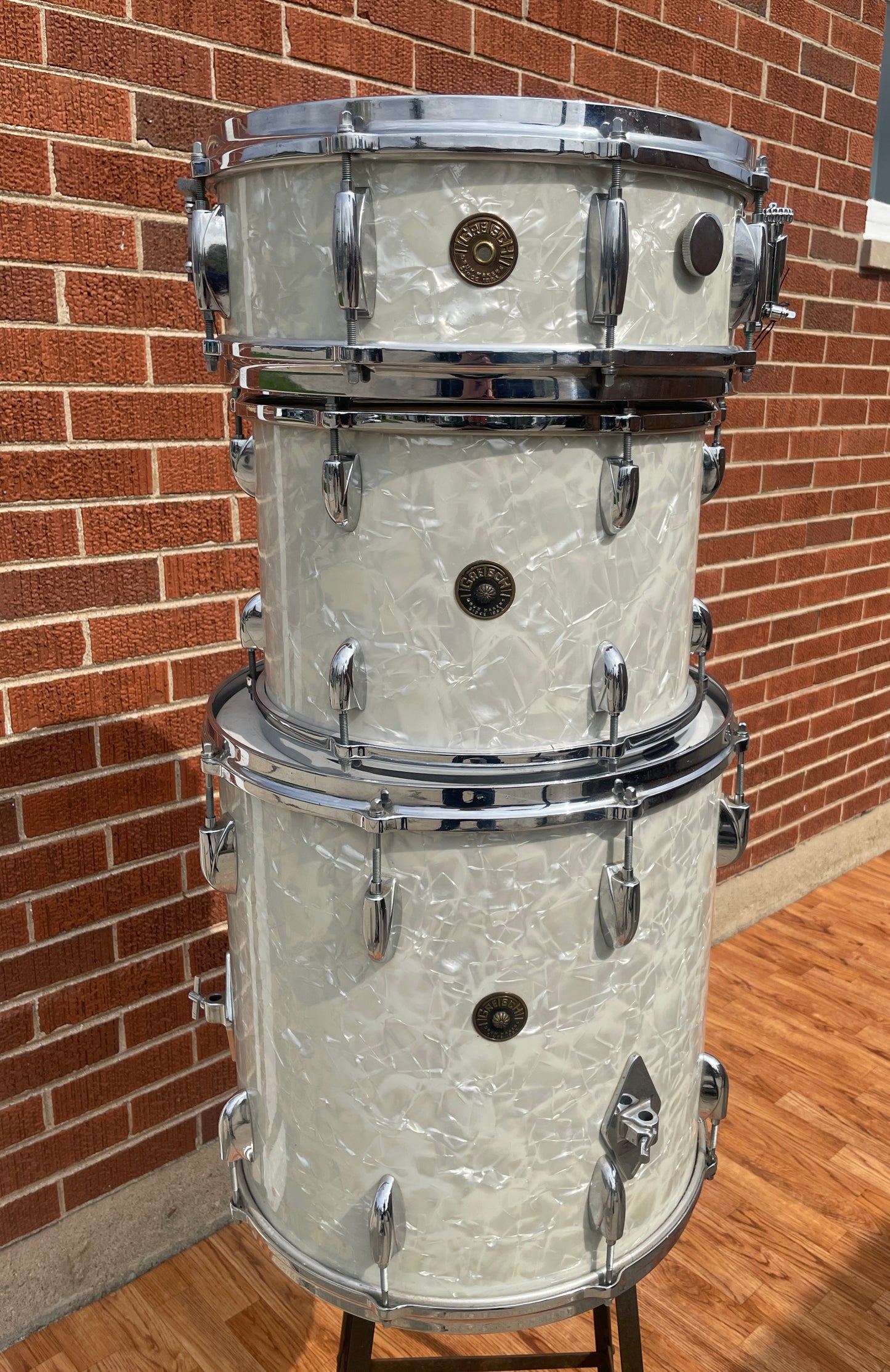 1960s Gretsch No. 4416 9x13 Tom Drum White Marine Pearl Round Badge