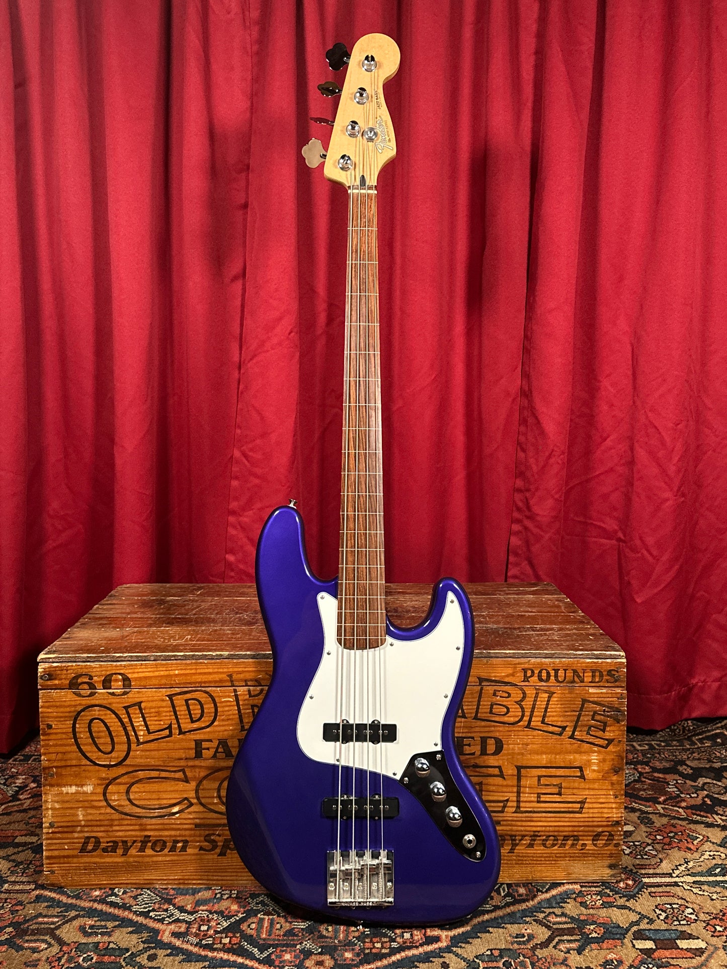 1998 Fender MIM Fretless Standard Jazz Bass Guitar Midnight Blue