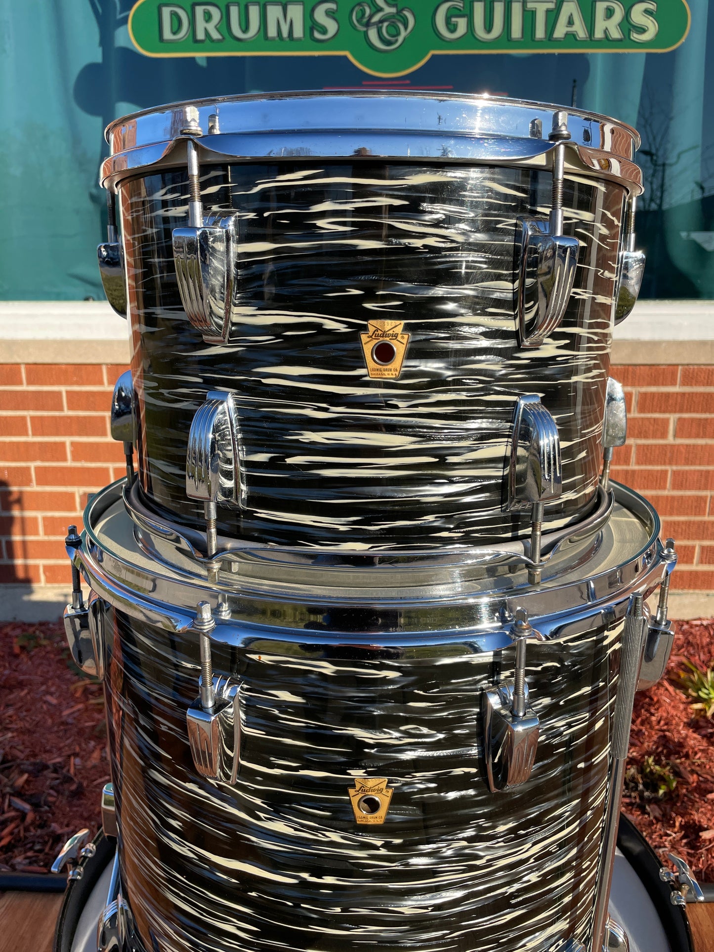 1969 Ludwig Super Classic Drum Set Oyster Black Pearl 22/13/16