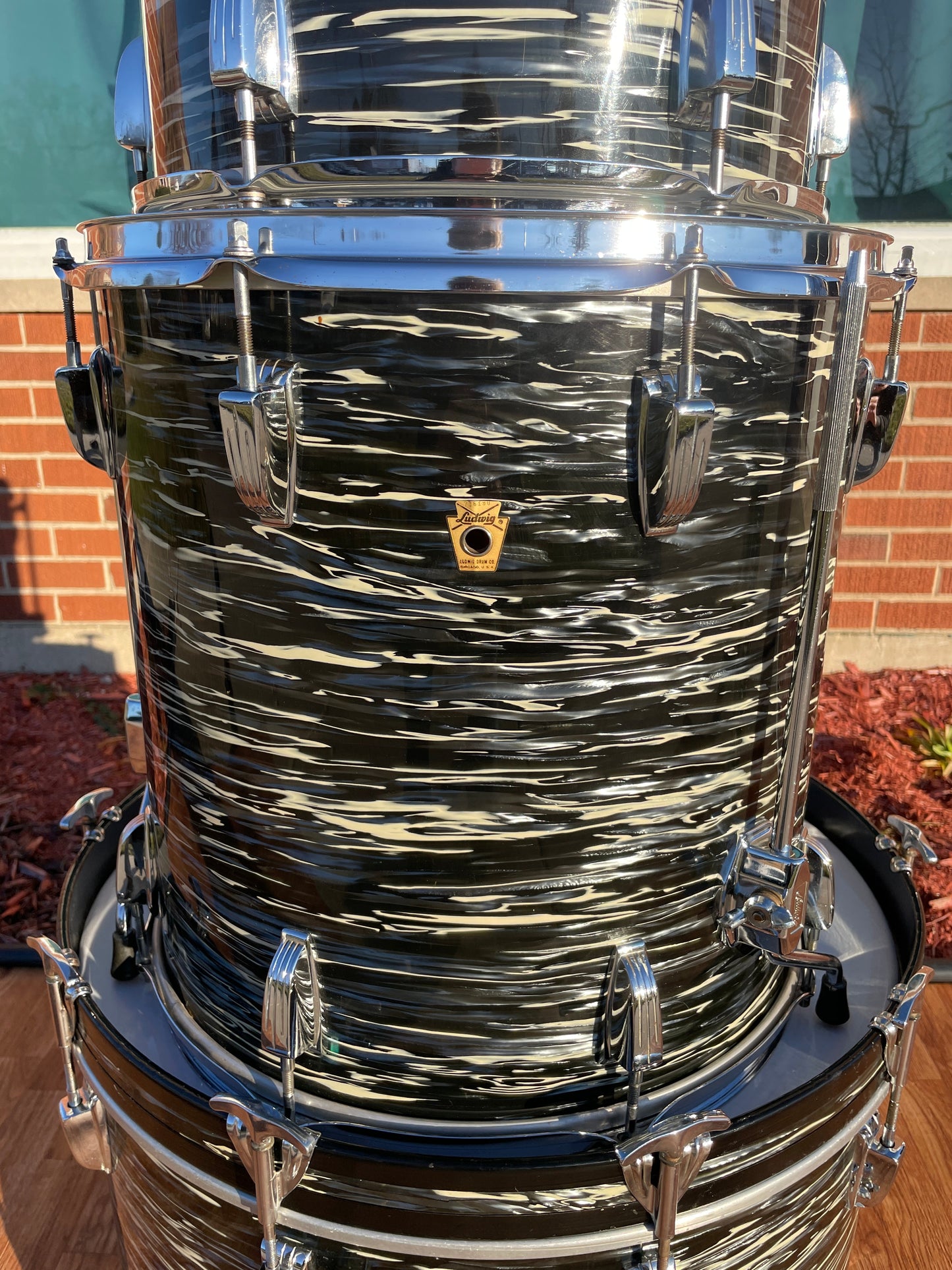 1969 Ludwig Super Classic Drum Set Oyster Black Pearl 22/13/16
