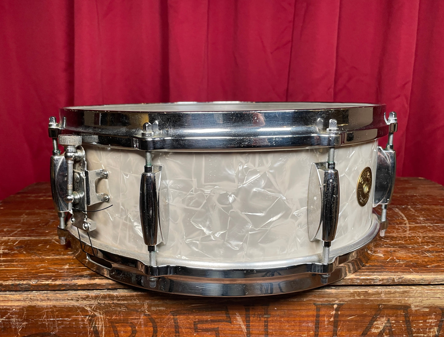 1960s Gretsch No. 4157 5.5x14 Snare Drum White Marine Pearl Round Badge