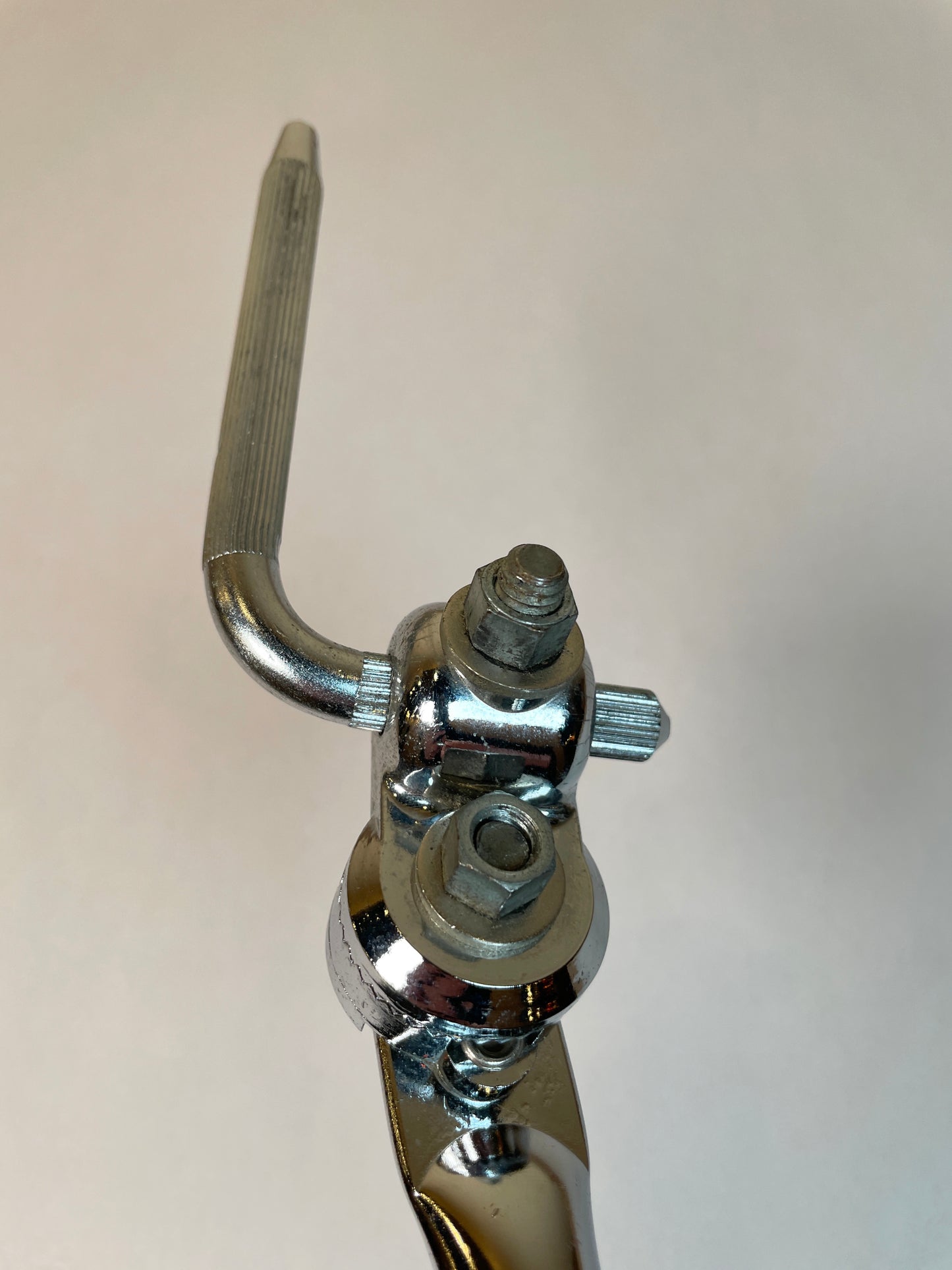 Vintage Ludwig No. S-220 Standard Uni-Sphere Single Tom Arm Holder