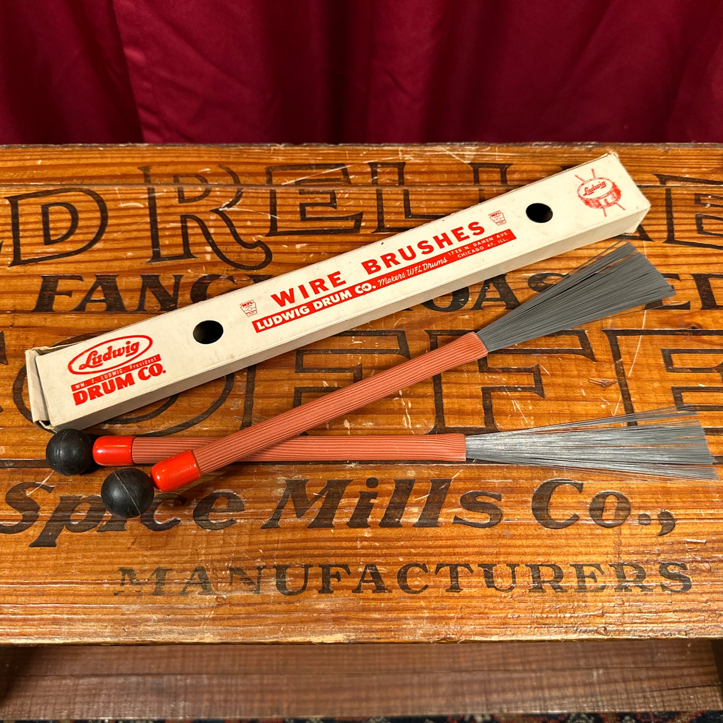 1960s Ludwig No. 191A Ball End Grooved Model Retractable Brushes