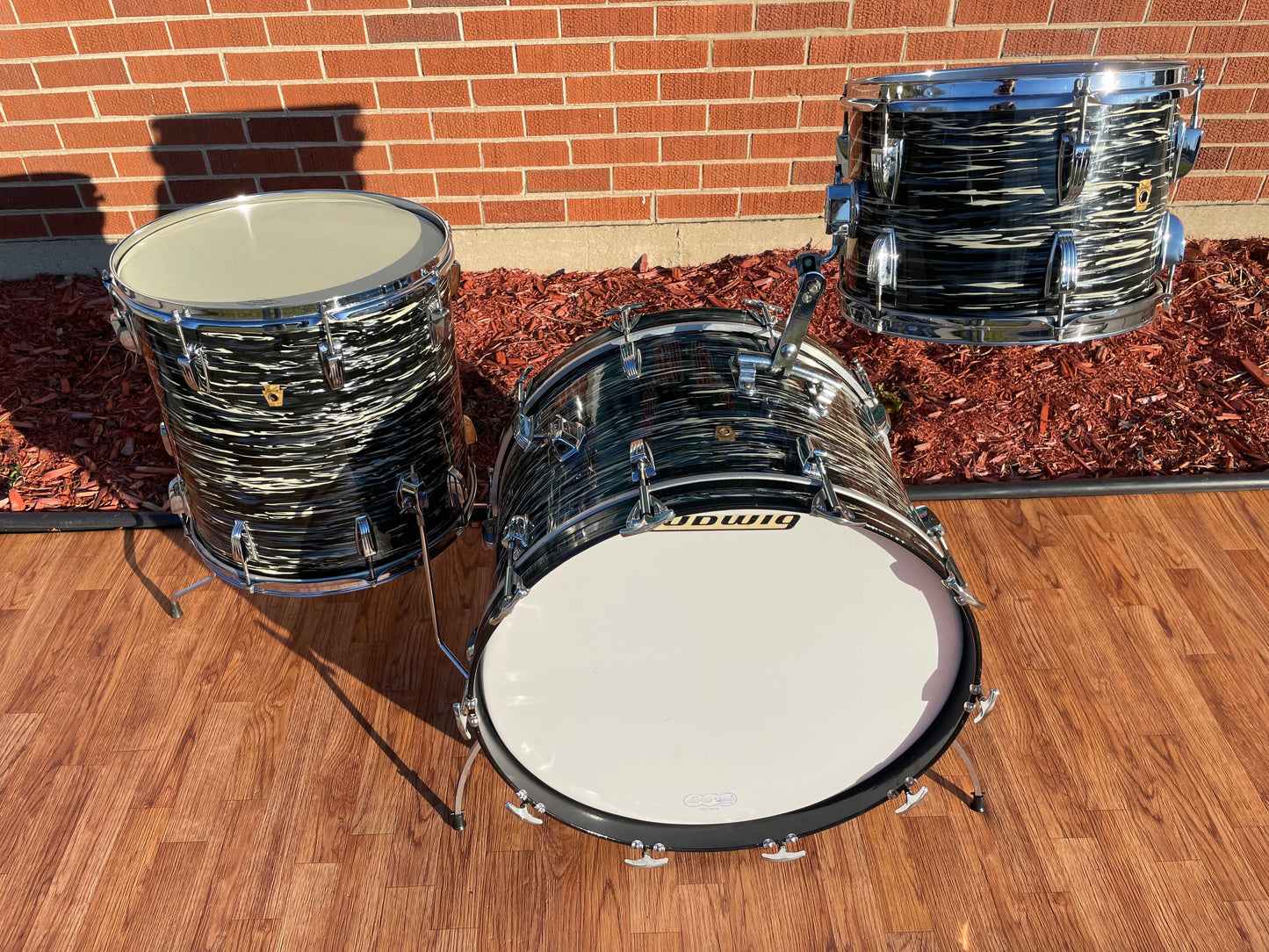 1969 Ludwig Super Classic Drum Set Oyster Black Pearl 22/13/16