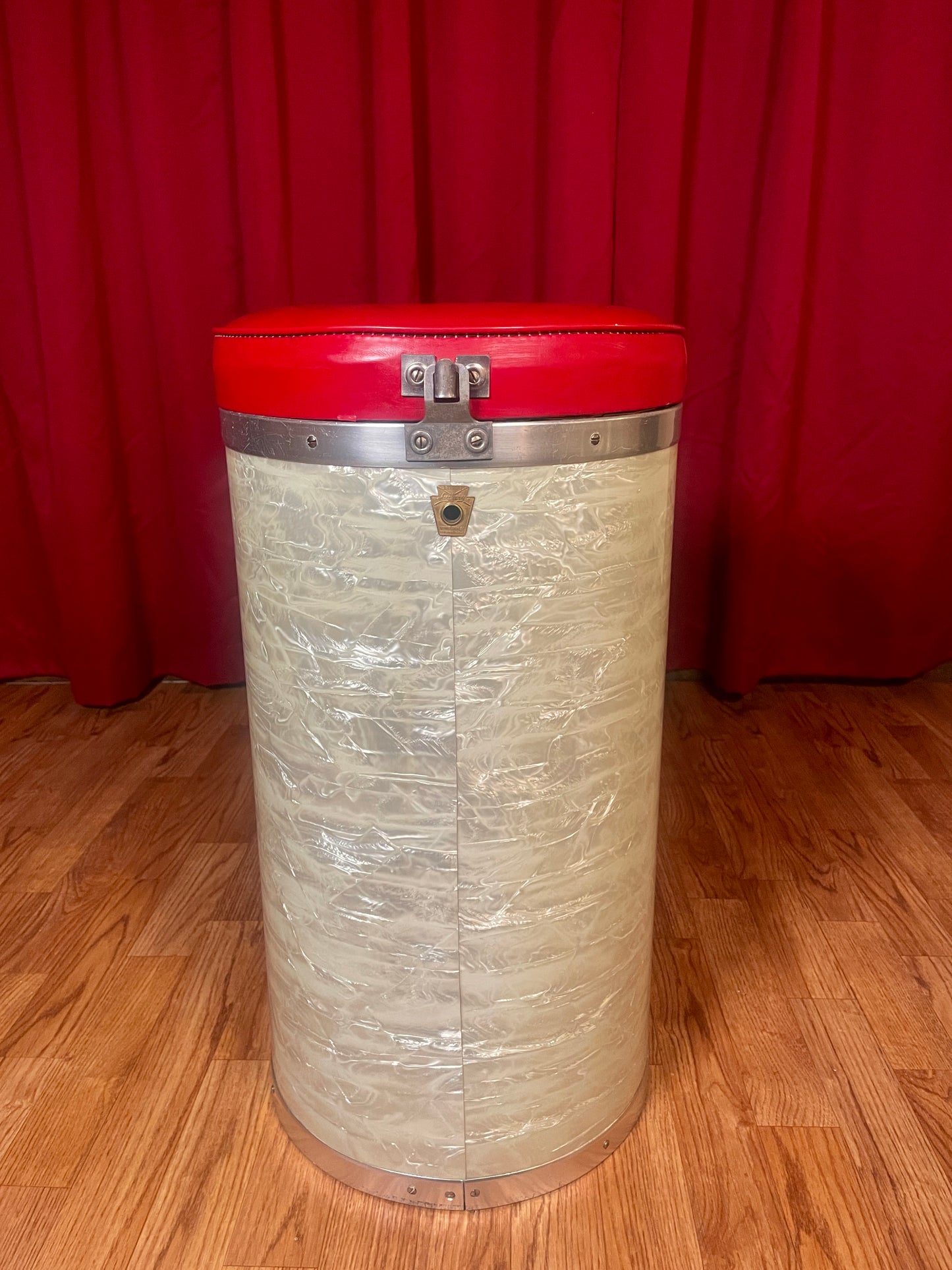 Vintage 1960s Ludwig No. 1027 Canister Throne White Marine Pearl w/ Red Top Seat Case