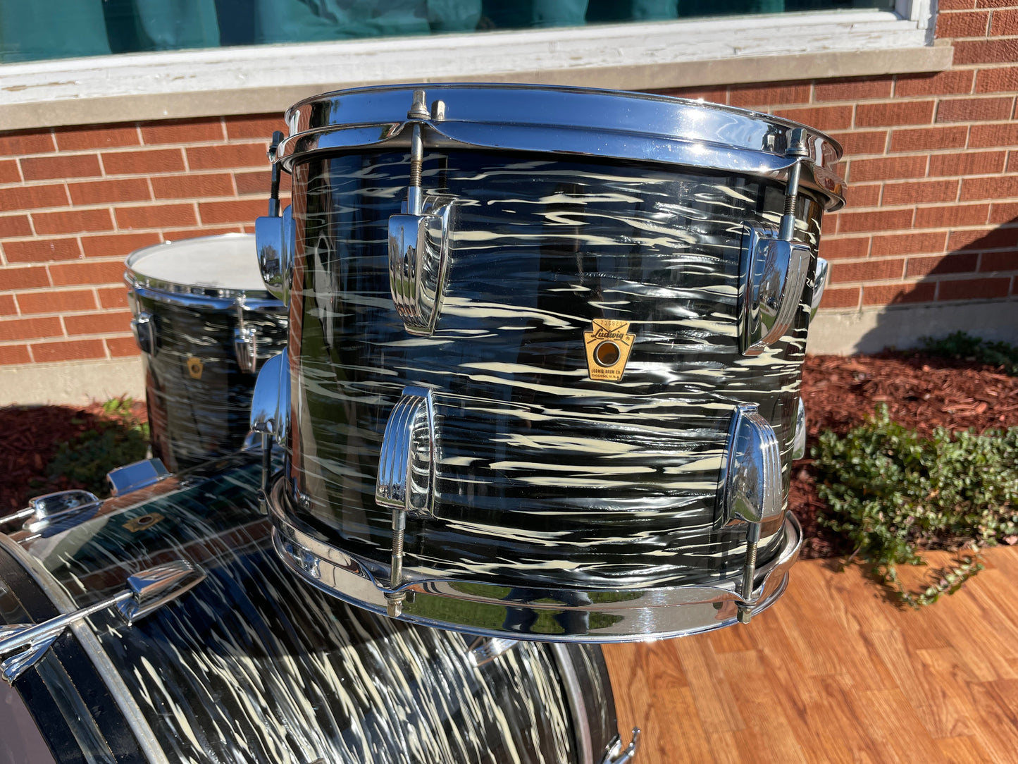 1969 Ludwig Super Classic Drum Set Oyster Black Pearl 22/13/16