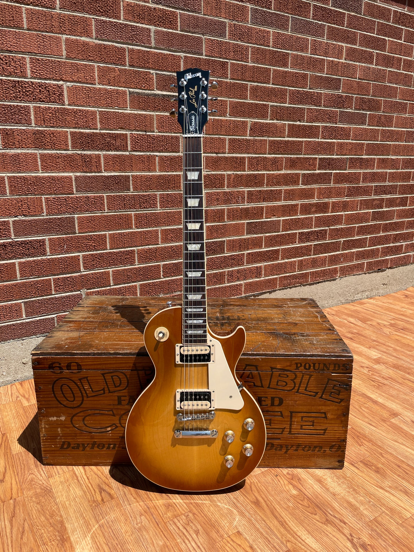2021 Gibson Les Paul Classic Guitar Honeyburst w/ OHSC