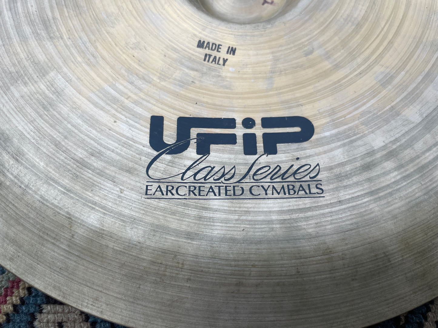 16" UFIP Class Series China Cymbal 838g
