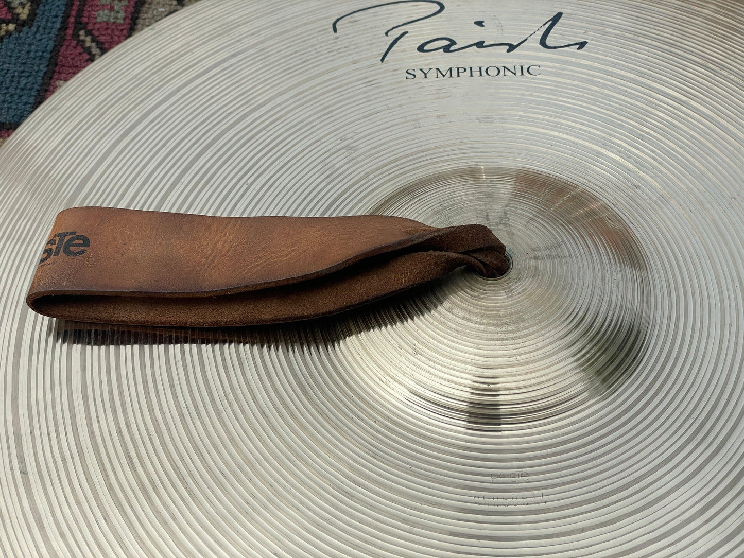 18" Paiste Signature Medium Symphonic Hand Cymbal Pair