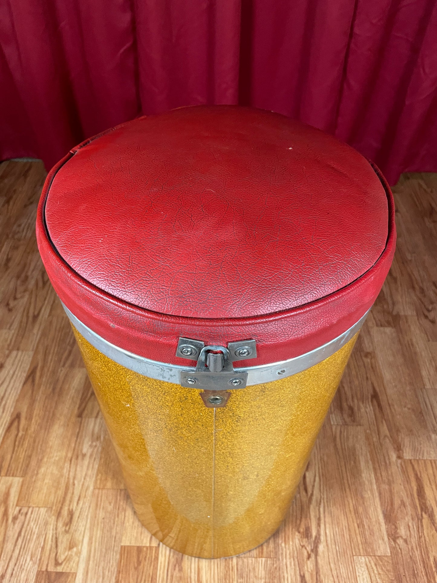 Vintage 1960s Ludwig No. 1027 Pre-Serial Canister Throne Gold Sparkle w/ Red Top Seat Case