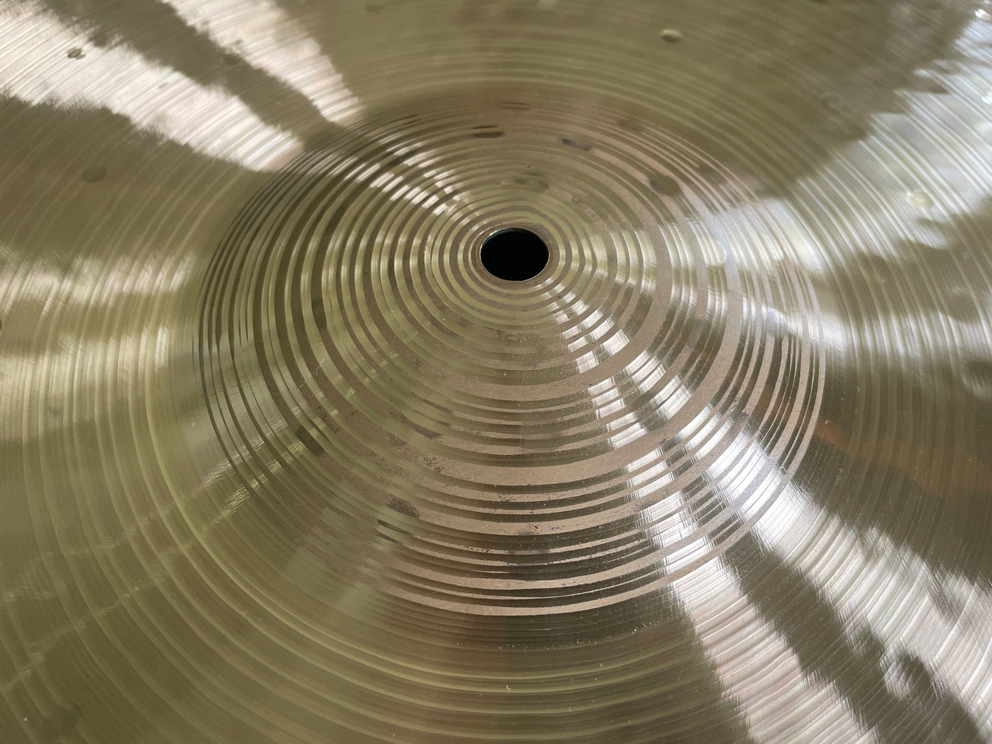 22" Paiste Signature Traditional Medium Light Ride Cymbal 2882g