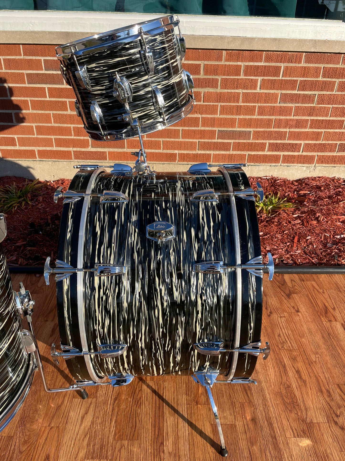 1969 Ludwig Super Classic Drum Set Oyster Black Pearl 22/13/16
