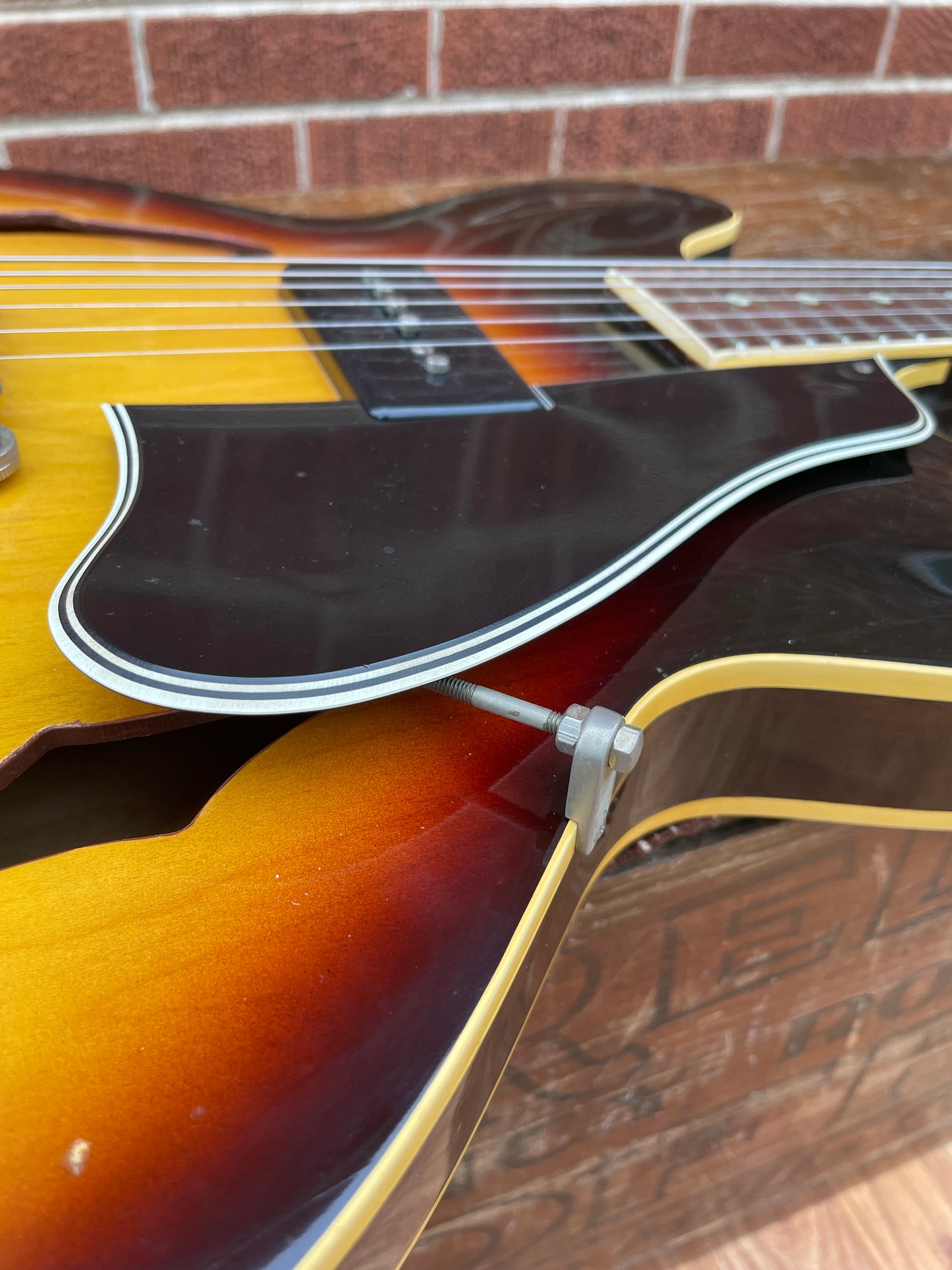 1962 Gibson ES-330T Hollowbody Electric Guitar Sunburst ES330