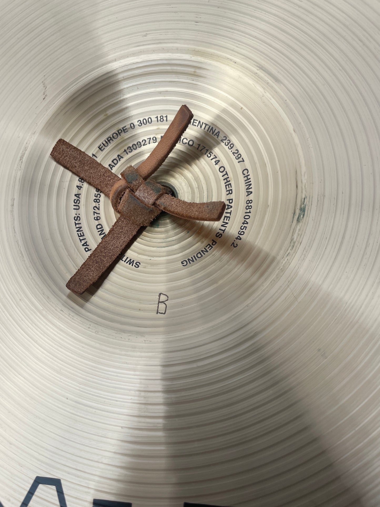 18" Paiste Signature Medium Symphonic Hand Cymbal Pair