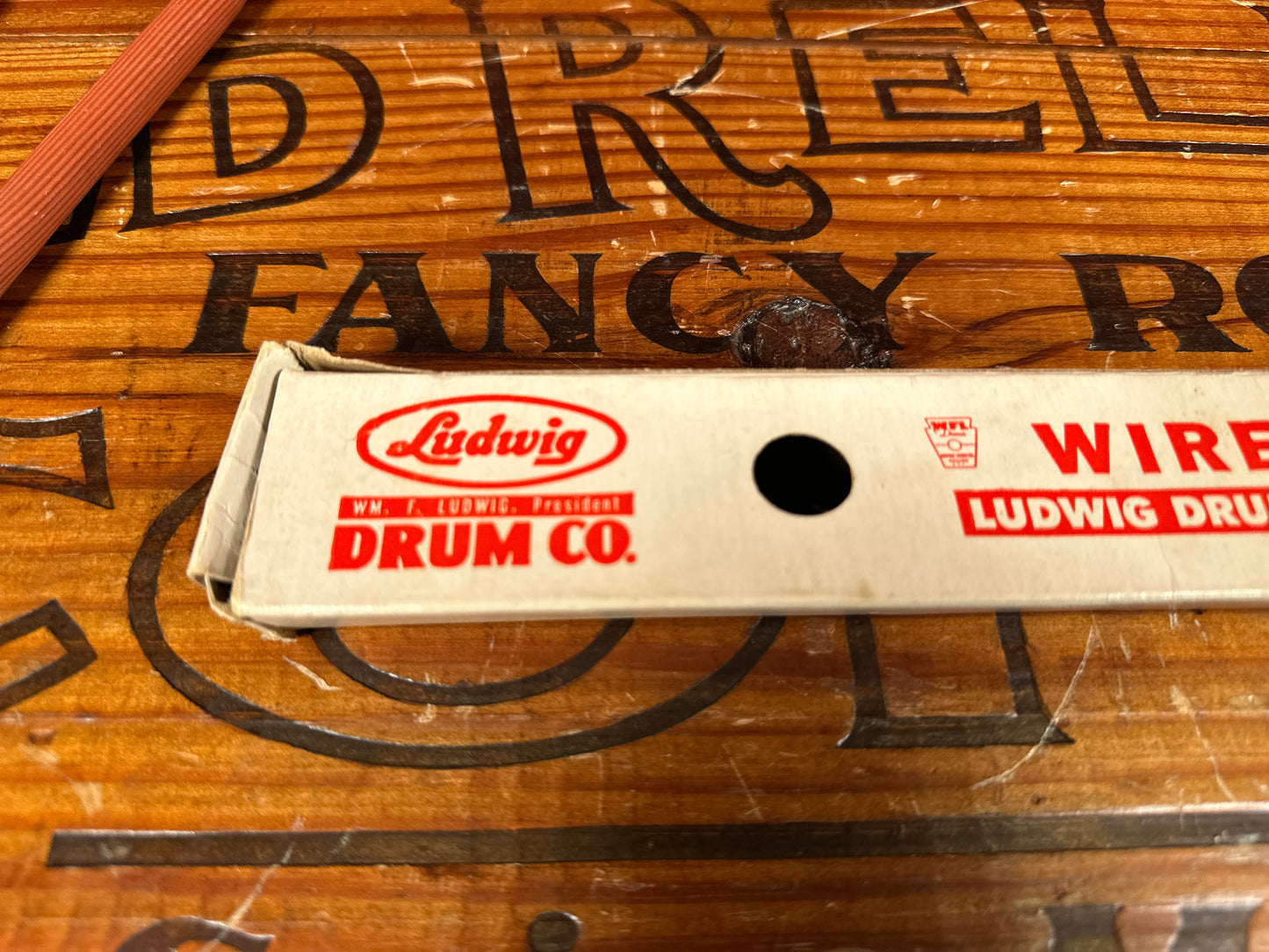 1960s Ludwig No. 191A Ball End Grooved Model Retractable Brushes