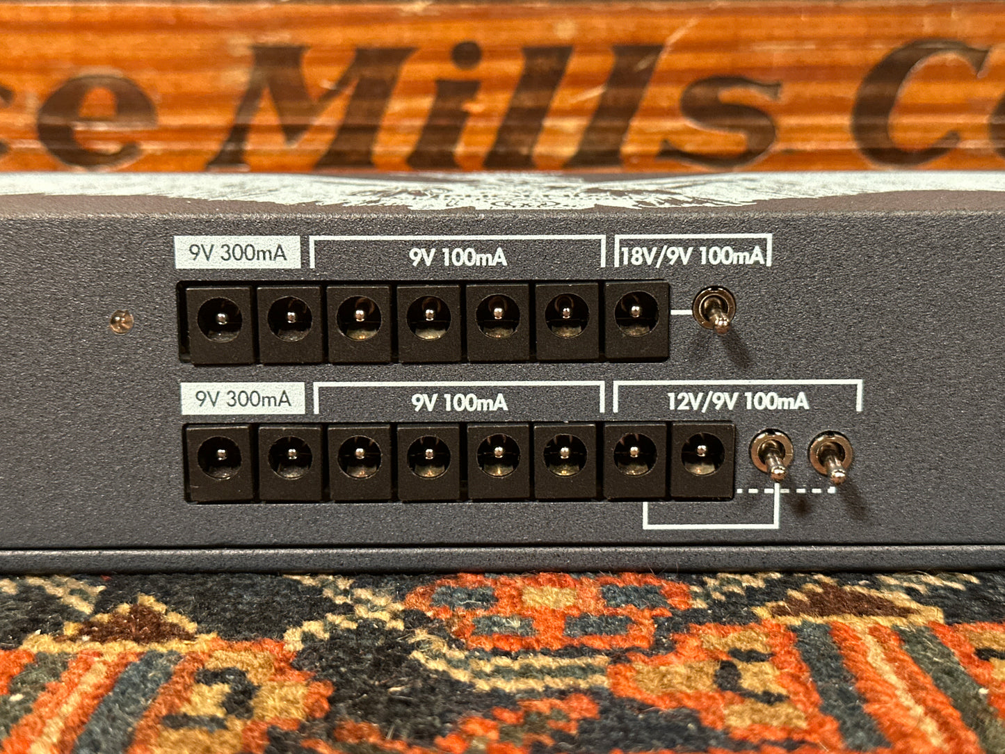 Walrus Audio Phoenix Power Supply w/ Box