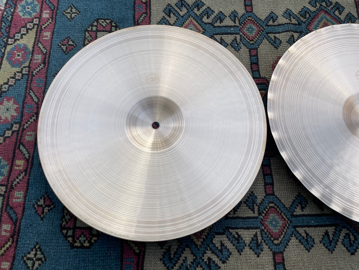 15" Paiste 2002 Sound Edge Hi-Hat Cymbal Pair 1132g/1260g *Video Demo*