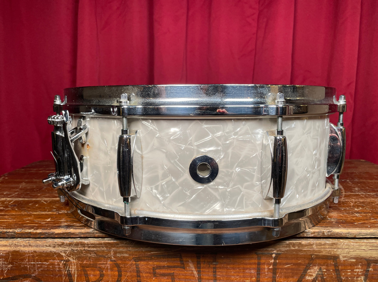1960s Gretsch No. 4157 5.5x14 Snare Drum White Marine Pearl Round Badge