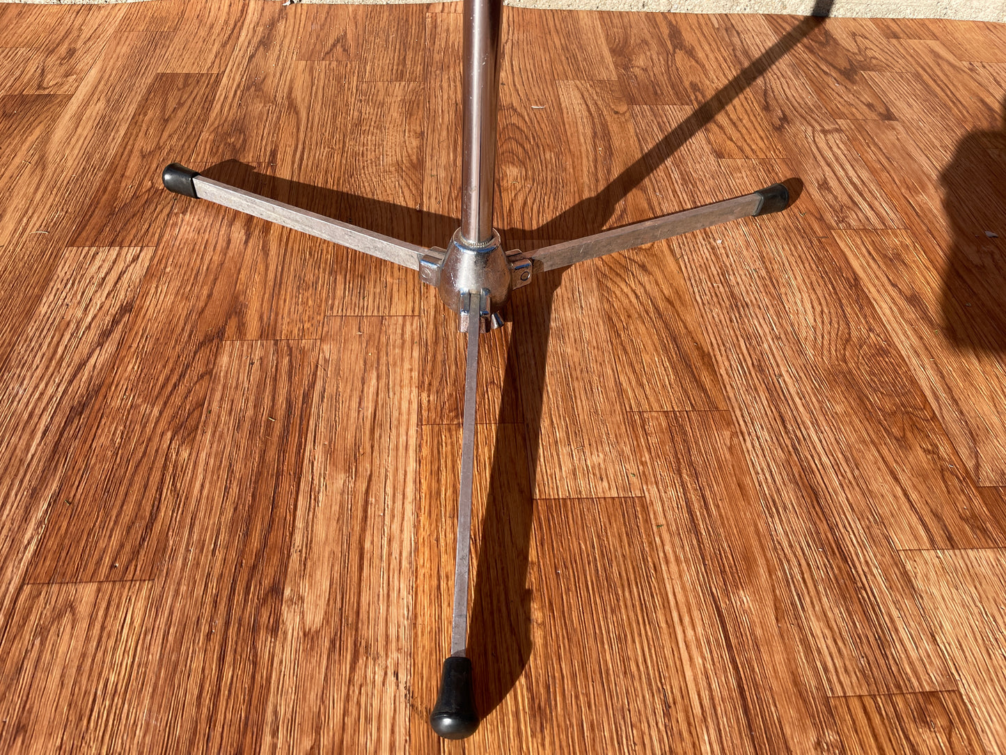 1960s Slingerland No. 33F Flush Base Cymbal Stand #1
