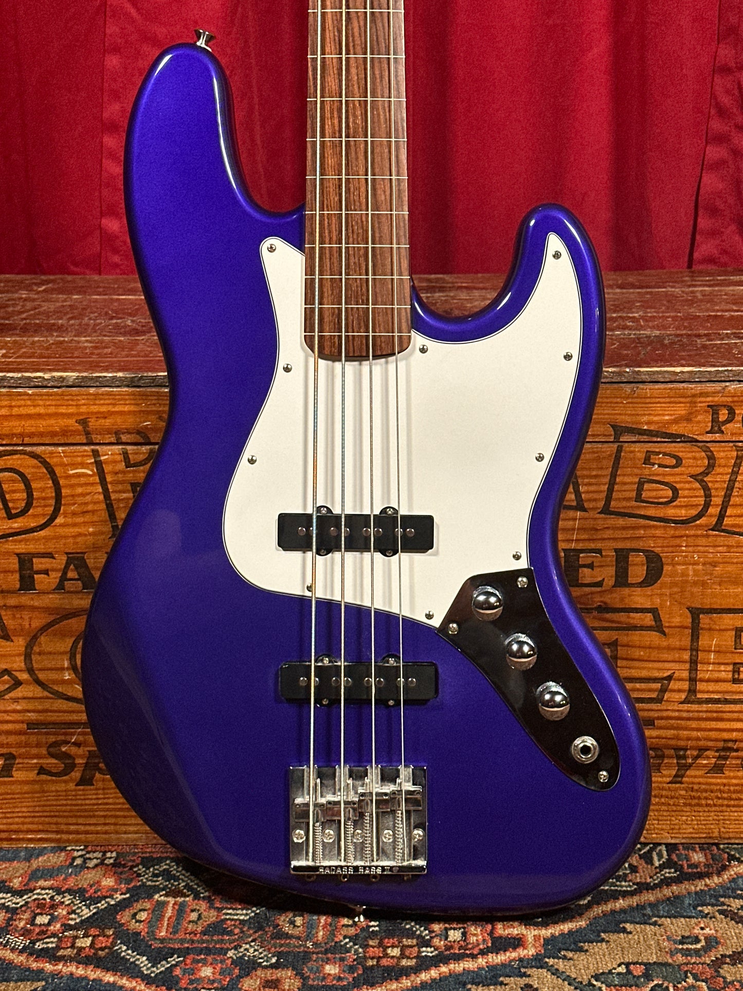 1998 Fender MIM Fretless Standard Jazz Bass Guitar Midnight Blue