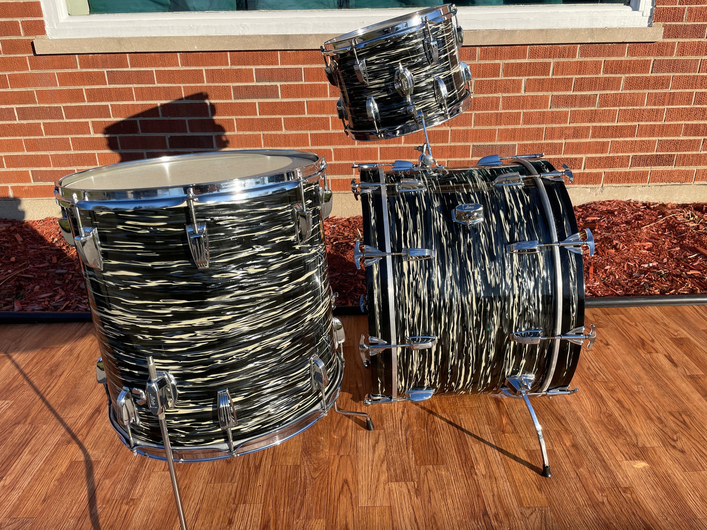1969 Ludwig Super Classic Drum Set Oyster Black Pearl 22/13/16