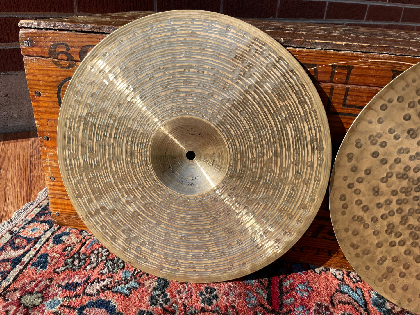 14" Paiste Signature Traditional Medium Light Hi-Hat Cymbal Pair 908g/1198g