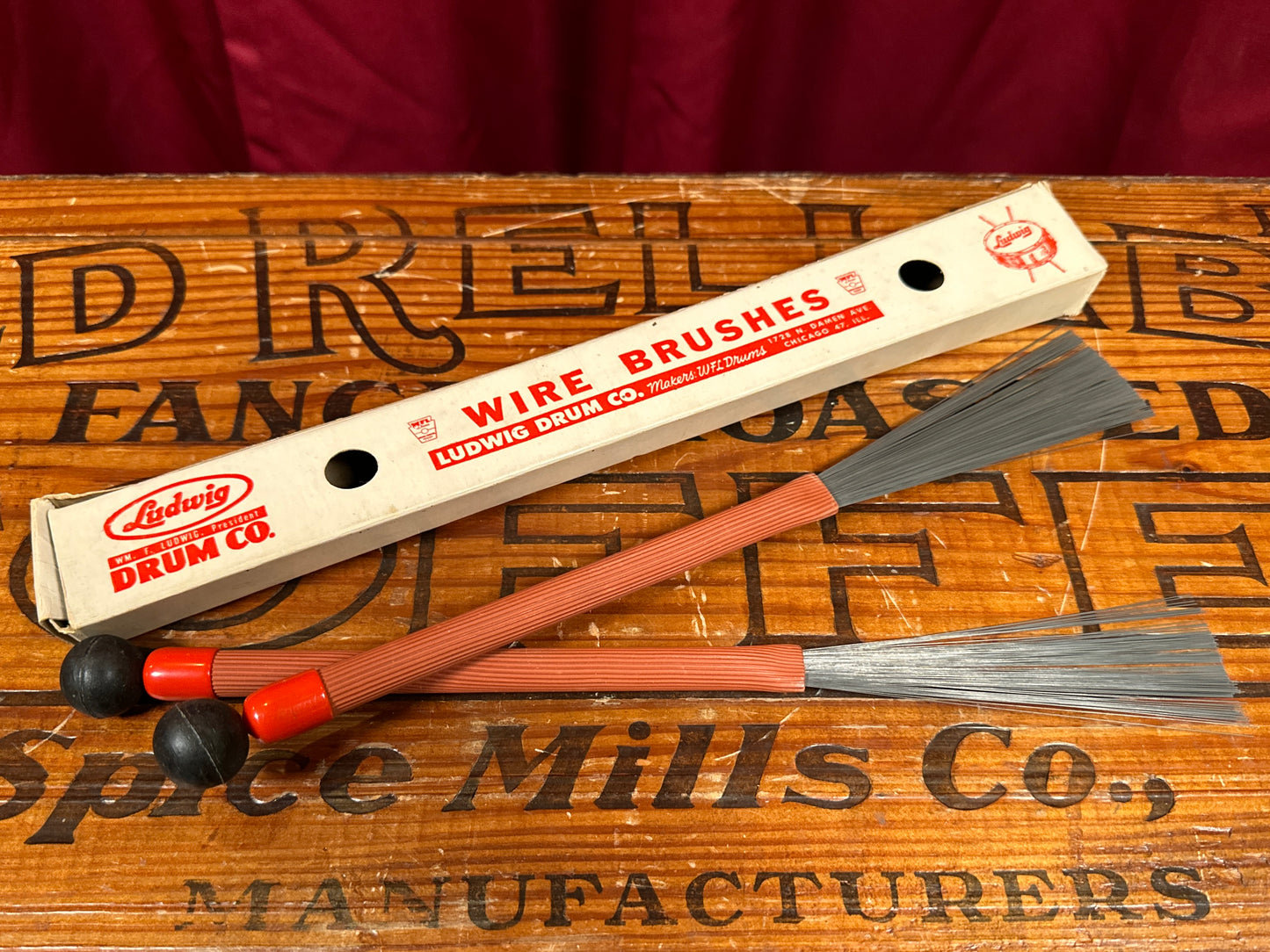 1960s Ludwig No. 191A Ball End Grooved Model Retractable Brushes