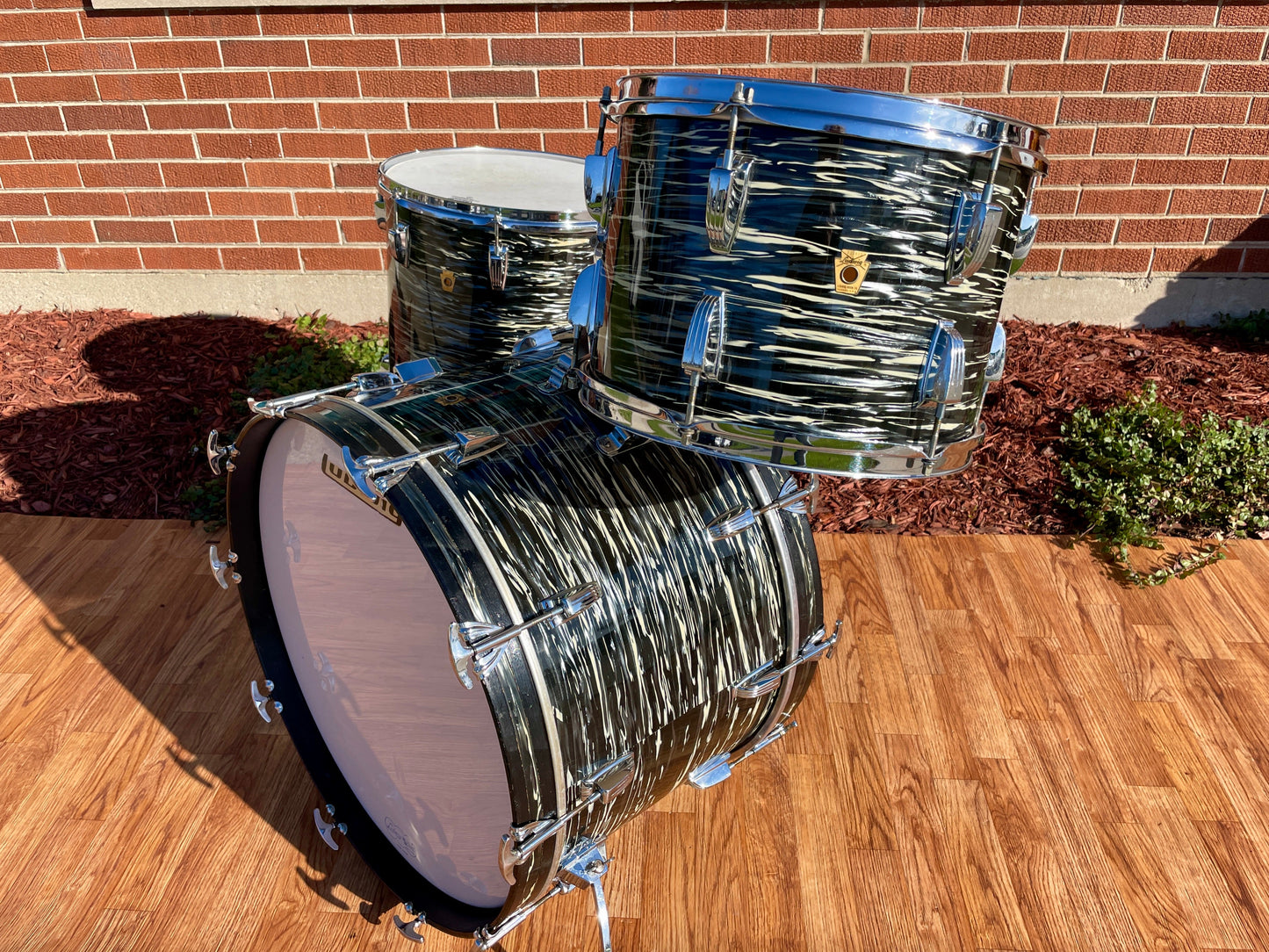 1969 Ludwig Super Classic Drum Set Oyster Black Pearl 22/13/16