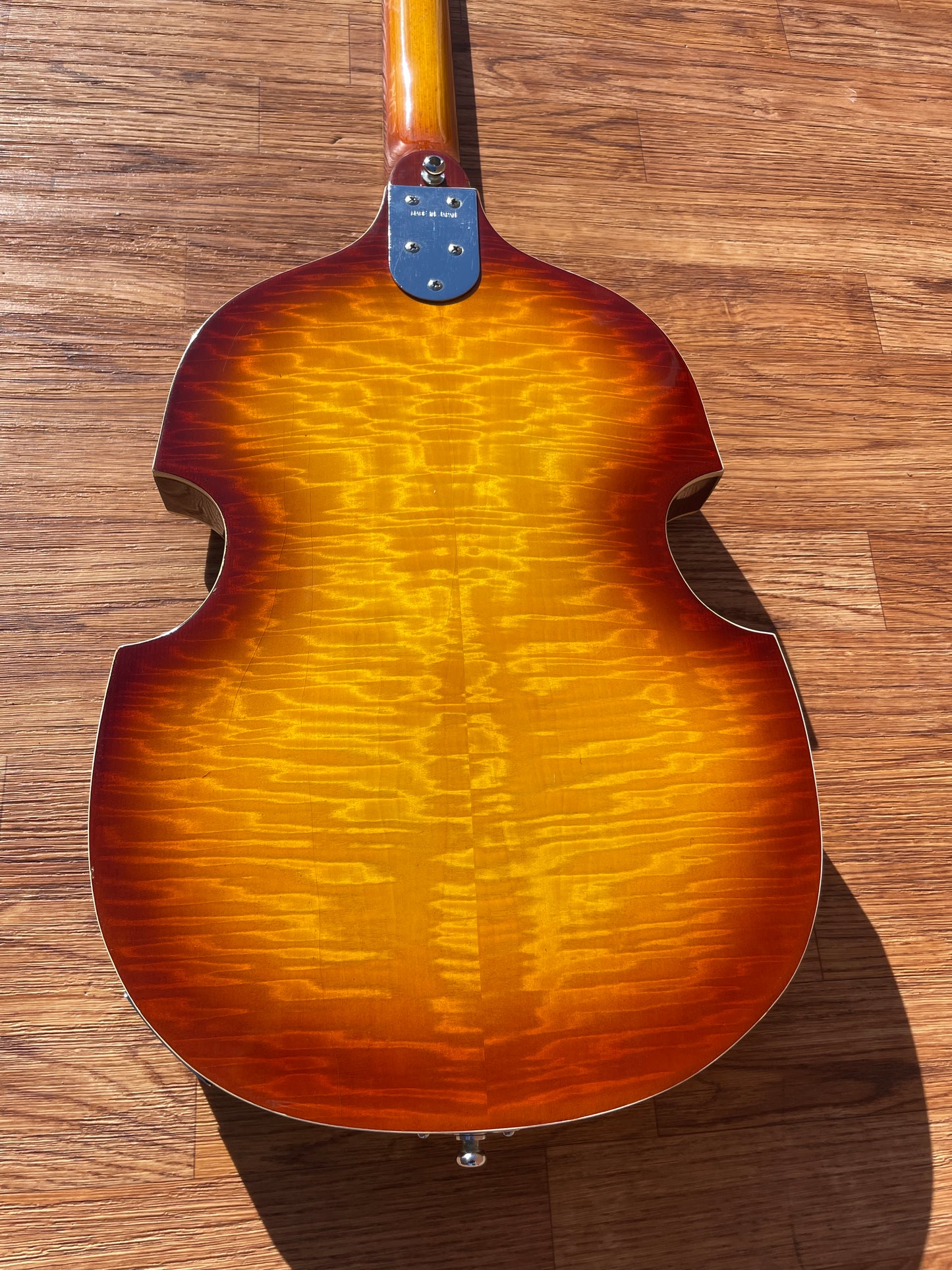 Vintage Domino Violin Beatle Short Scale Bass Sunburst MIJ w/ OHSC