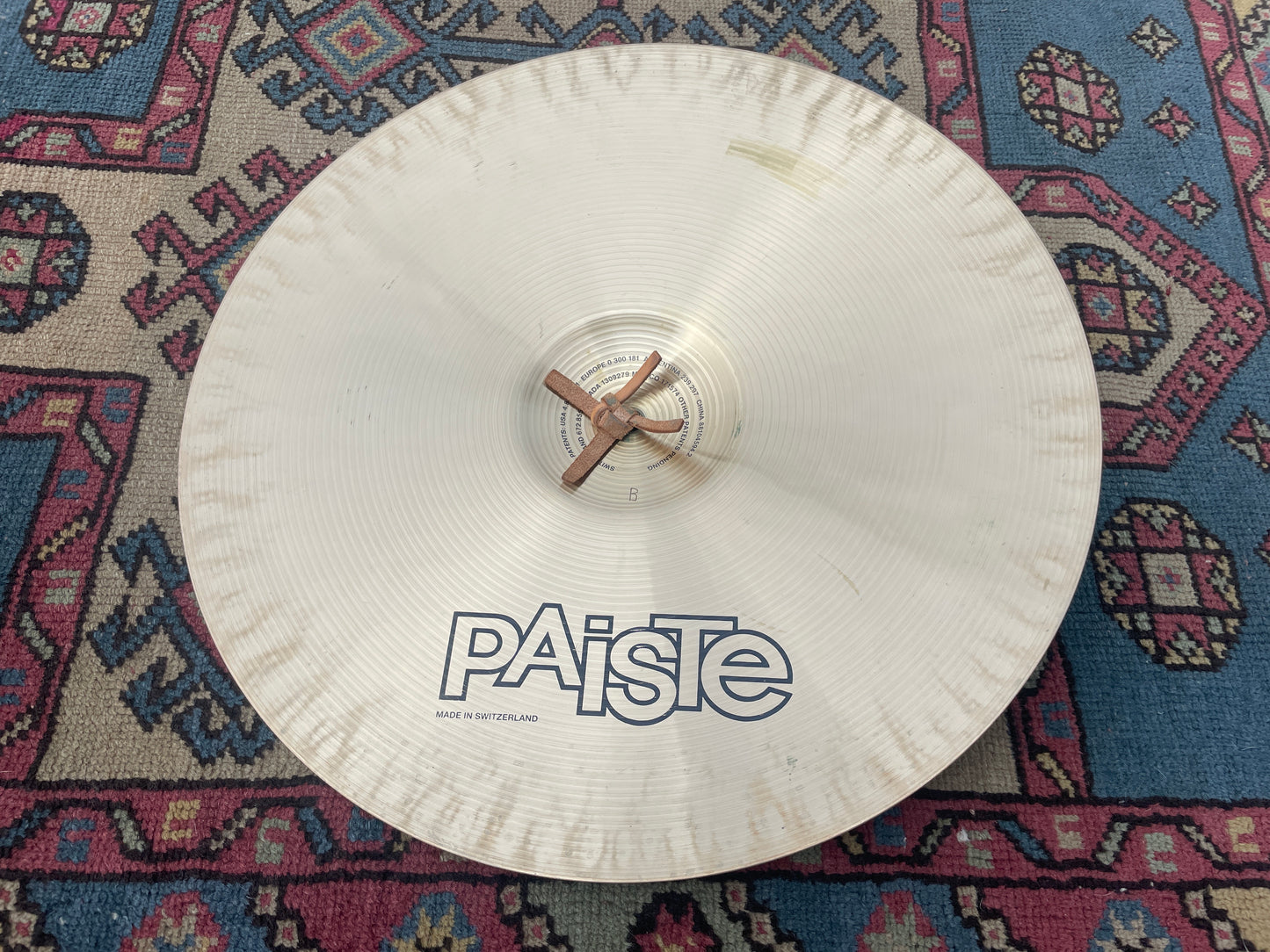 18" Paiste Signature Medium Symphonic Hand Cymbal Pair