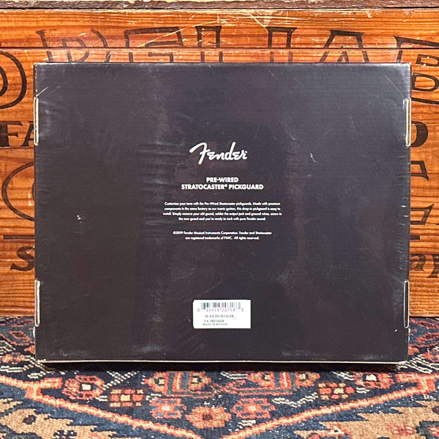 Fender Pre-Wired Stratocaster Vintage Noiseless SSS Pickups & 3-Ply Parchment Pickguard 0992344509