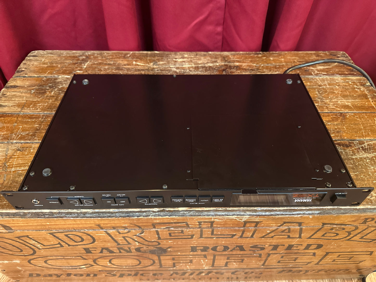 Vintage Yamaha TX81Z Digital FM Rackmount Synthesizer