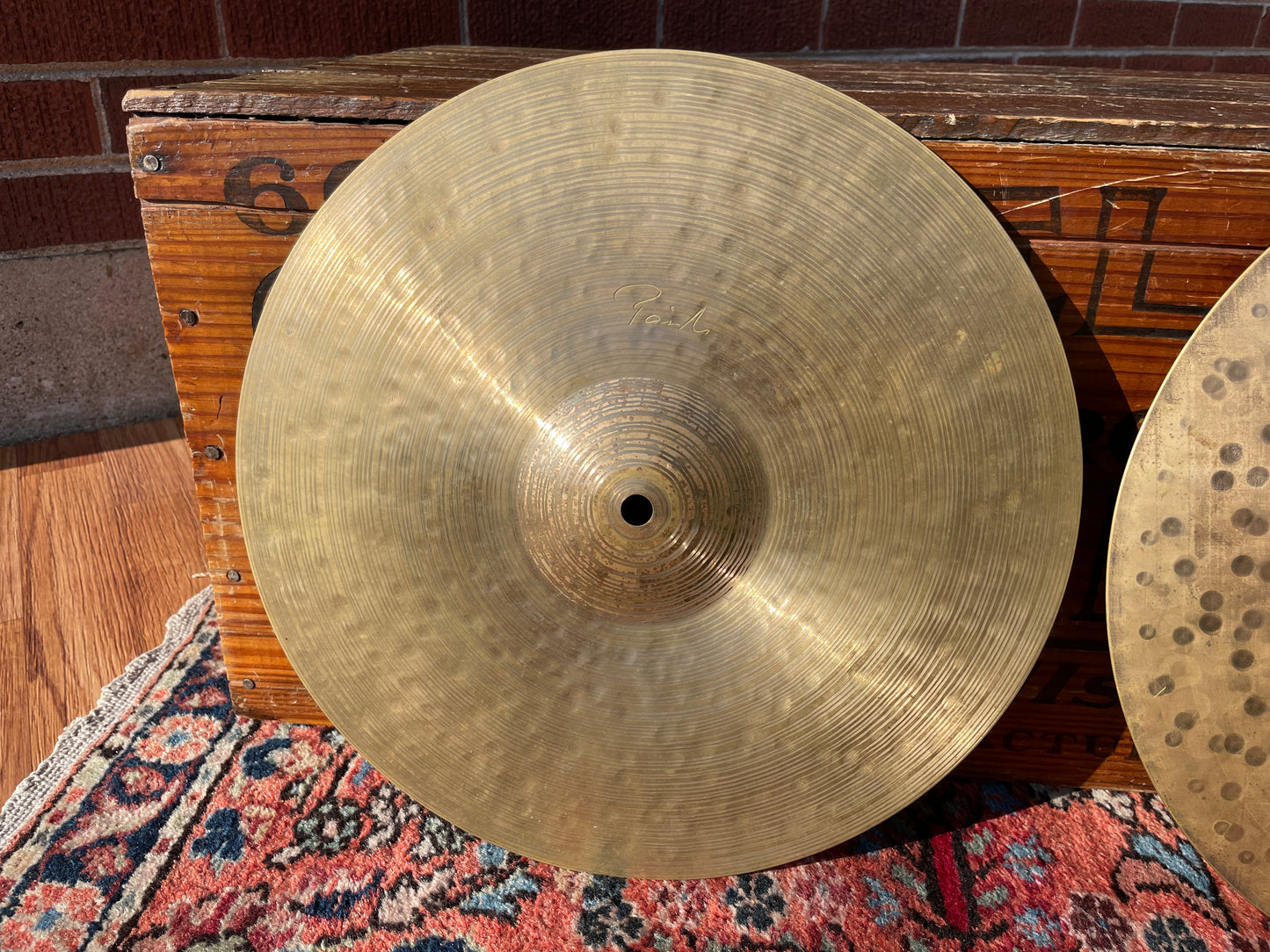14" Paiste Signature Traditional Medium Light Hi-Hat Cymbal Pair 908g/1198g