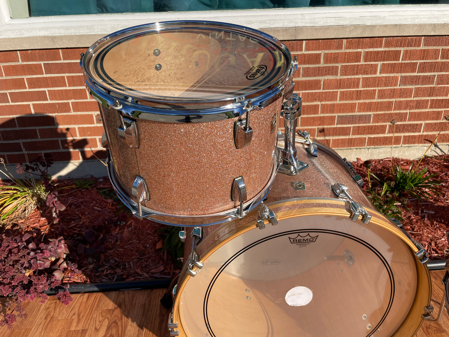 Ludwig Classic Maple Fab Outfit Drum Set Champagne Sparkle 22/13/16