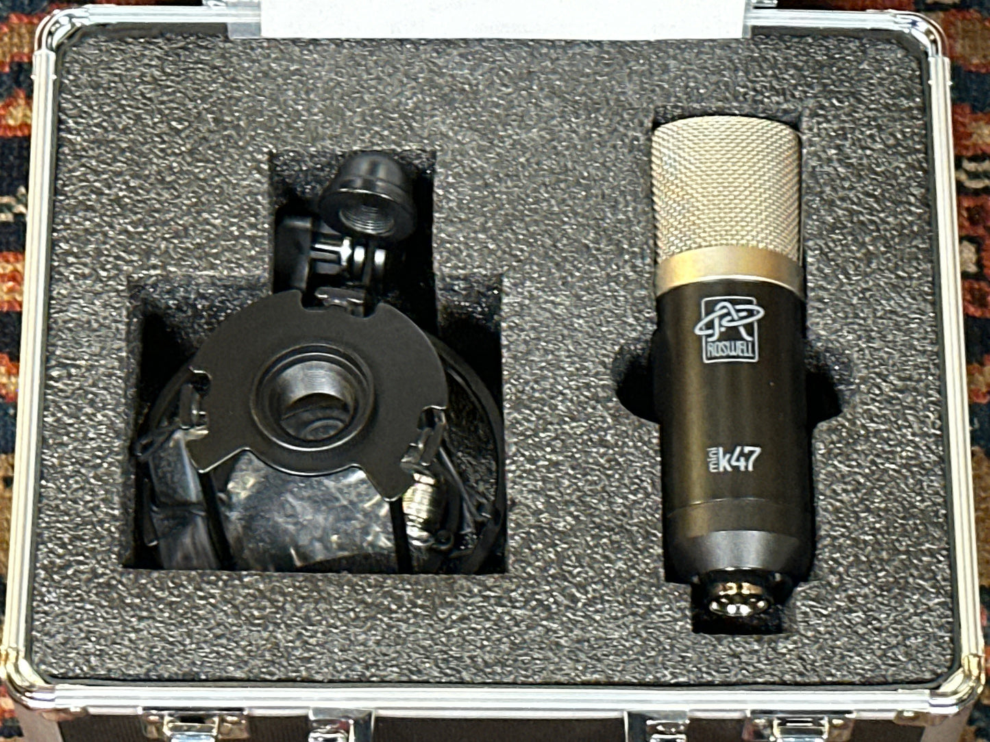 Roswell Mini K47 Condenser Microphone w/ Shockmount & Case 2 of 2