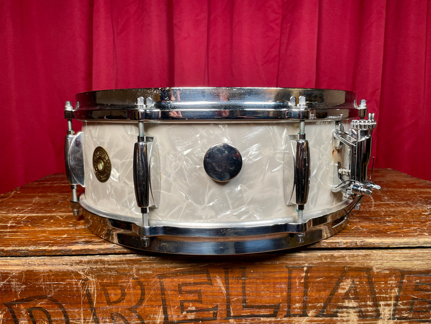1960s Gretsch No. 4157 5.5x14 Snare Drum White Marine Pearl Round Badge