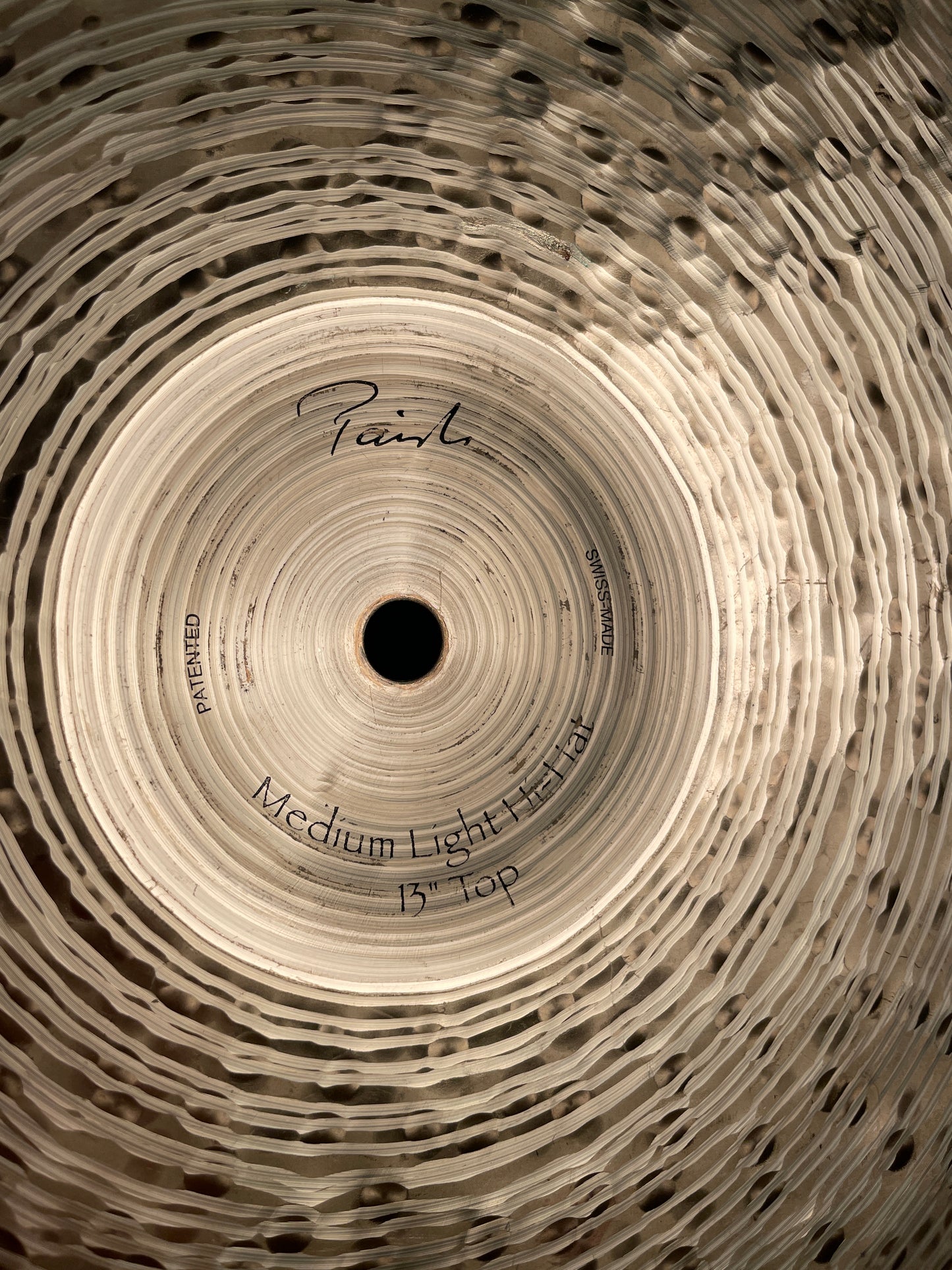 13" Paiste Signature Medium Light Hi-Hat Pair 760g/1014g *Video Demo*