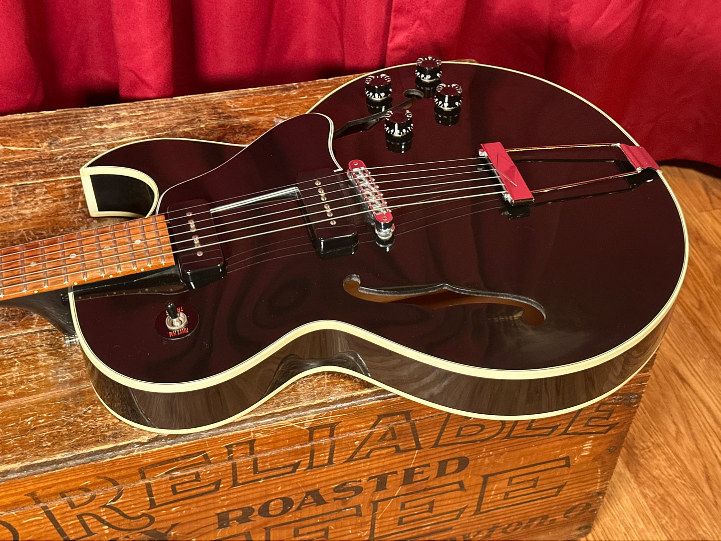 1996 Gibson ES-135 Semi Hollowbody Electric Guitar Black P-100 Pickups w/ HSC