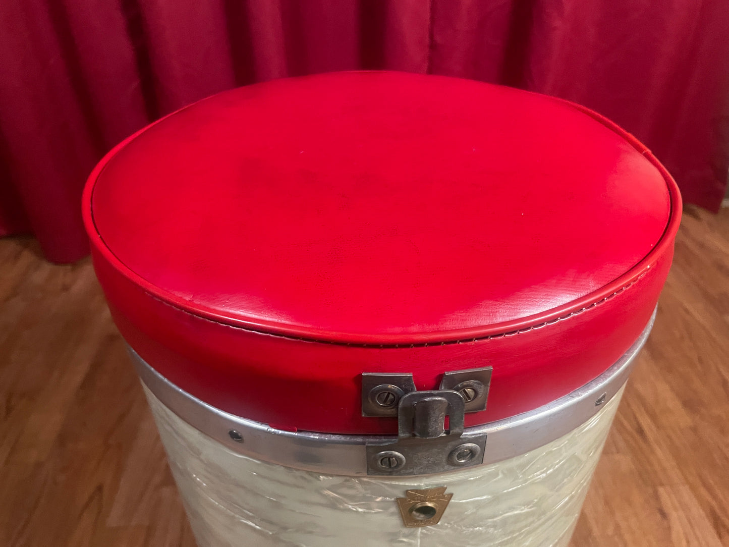 Vintage 1960s Ludwig No. 1027 Canister Throne White Marine Pearl w/ Red Top Seat Case