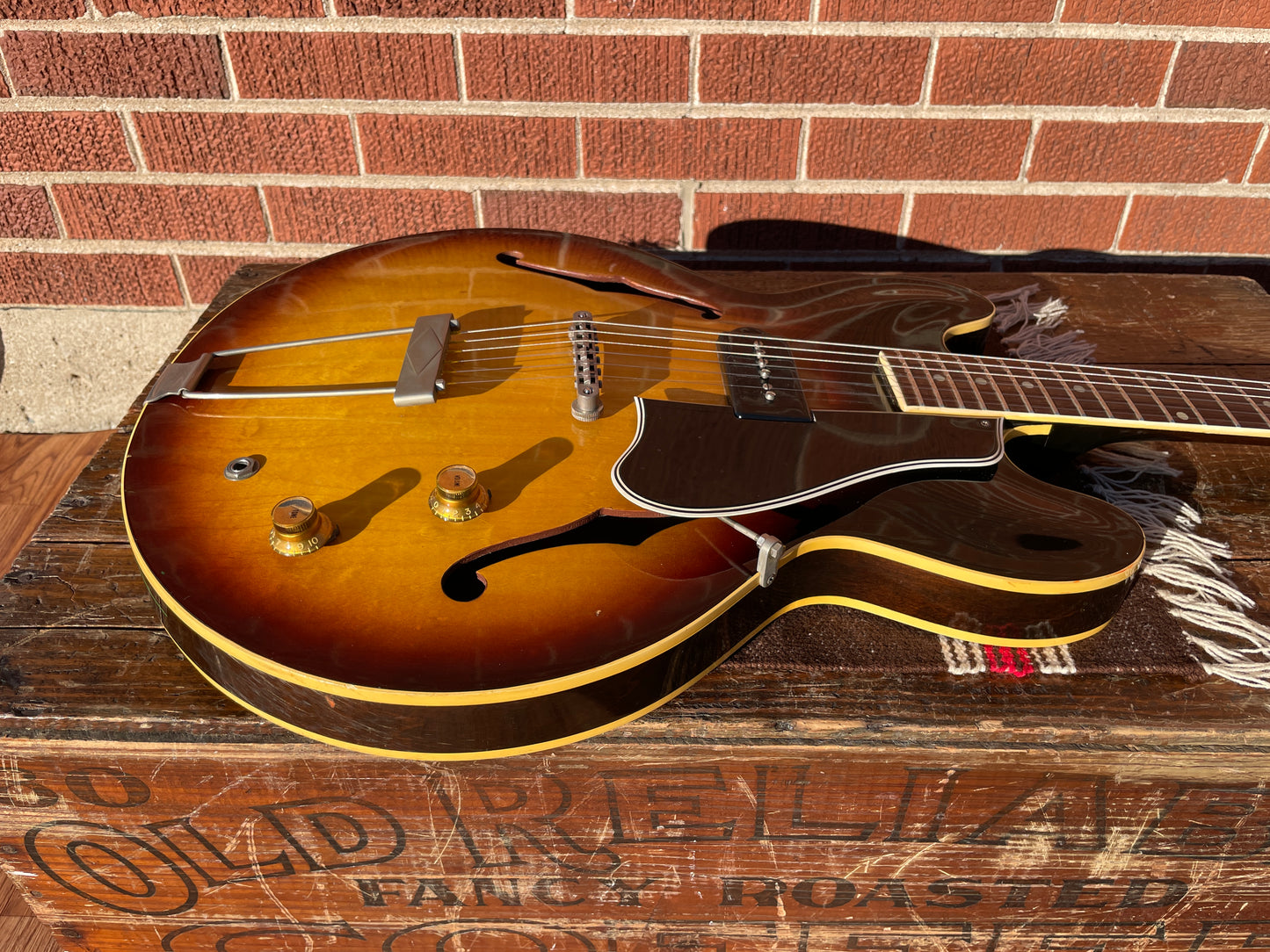 1962 Gibson ES-330T Hollowbody Electric Guitar Sunburst ES330