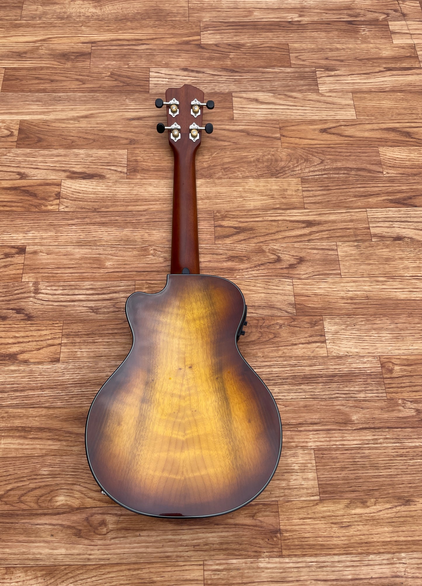 Breedlove Pursuit Exotic CE Myrtlewood Tenor Ukulele Acoustic-Electric Cinnamon Burst w/ Gig Bag