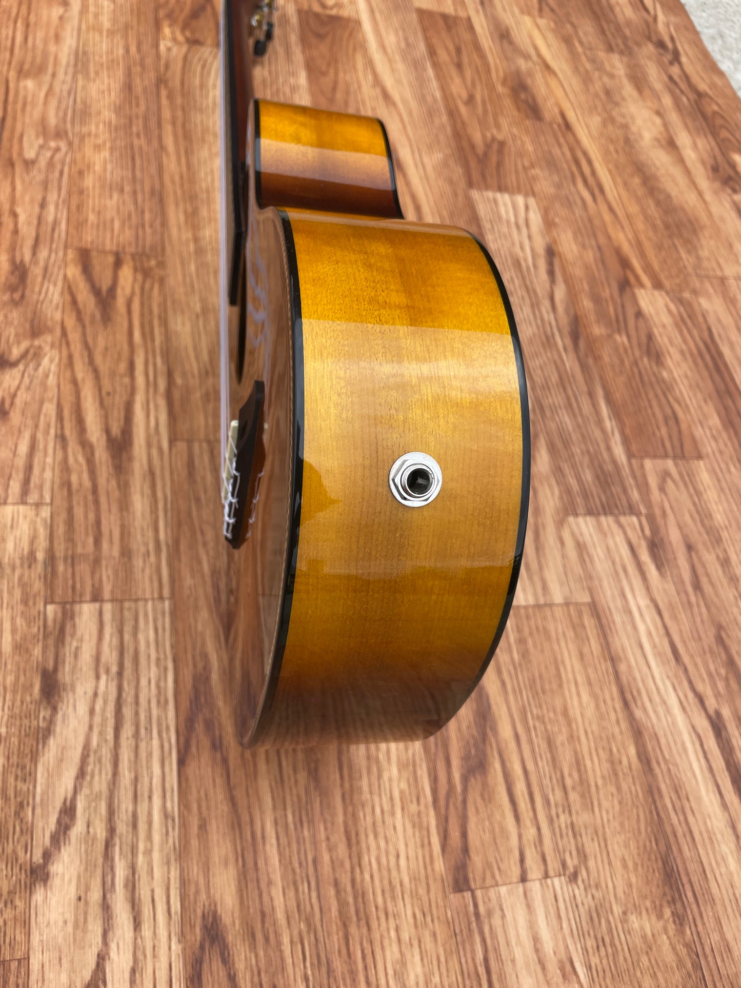 Breedlove Pursuit Exotic CE Myrtlewood Tenor Ukulele Acoustic-Electric Cinnamon Burst w/ Gig Bag