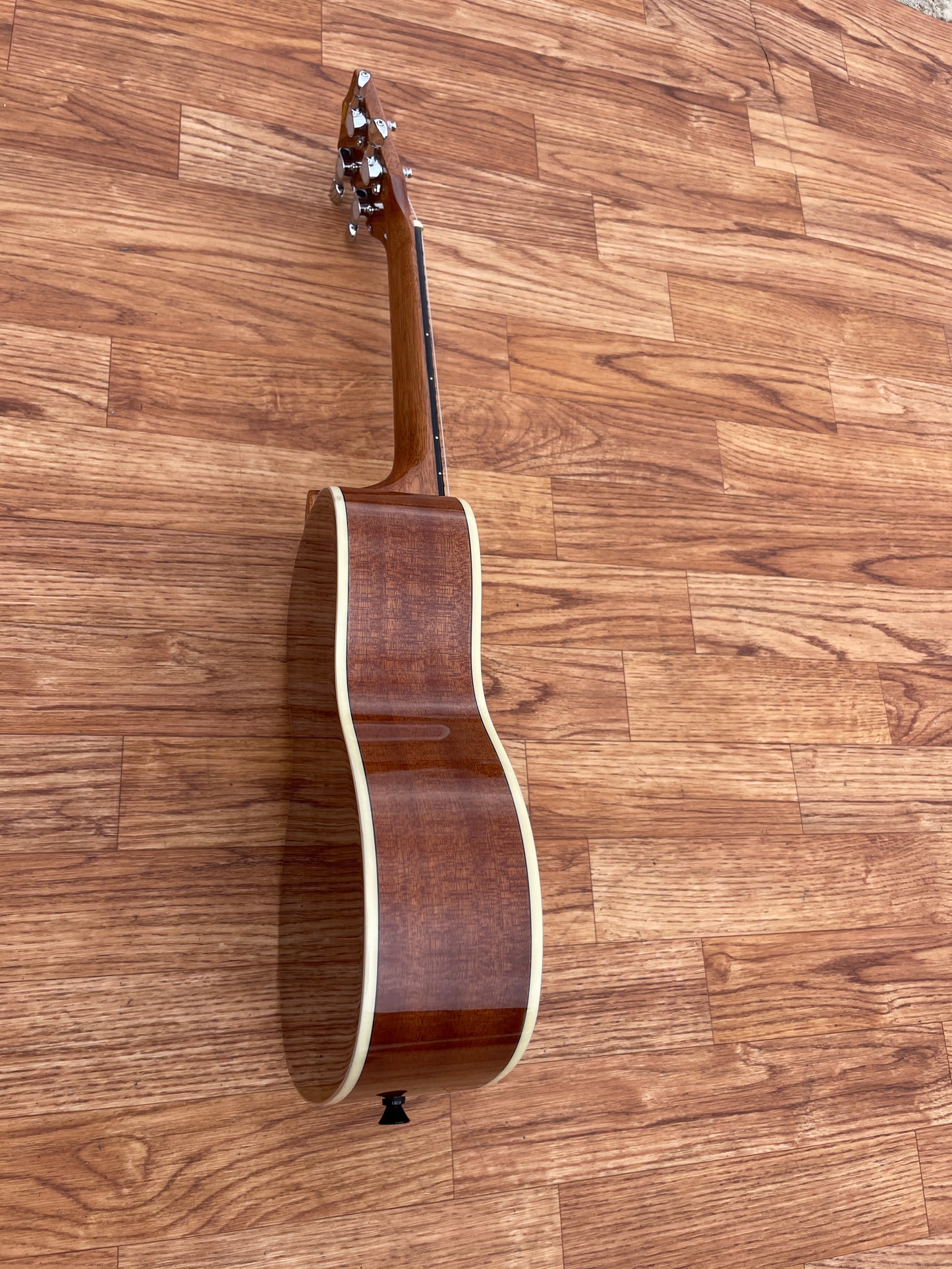 Kala KA-CG Mahogany Concert Ukulele w/ Gig Bag