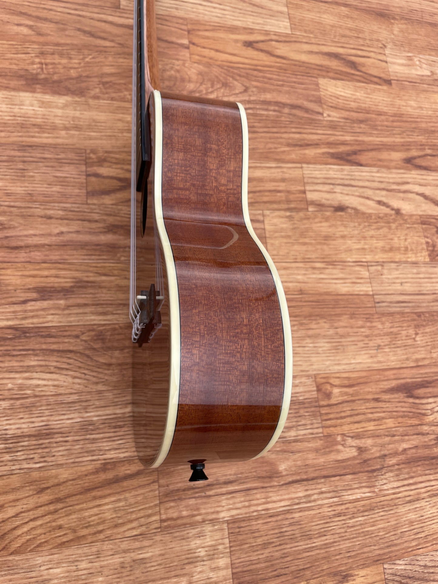 Kala KA-CG Mahogany Concert Ukulele w/ Gig Bag