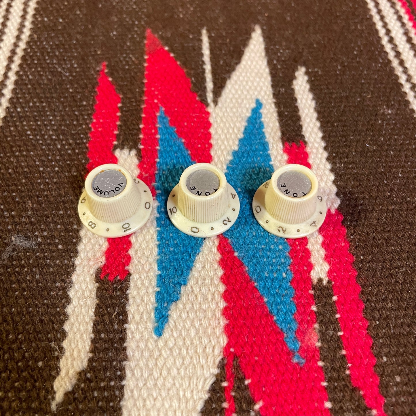 1960s Teisco / Kawai White Guitar Knob Set Volume / Tone / Tone Knobs