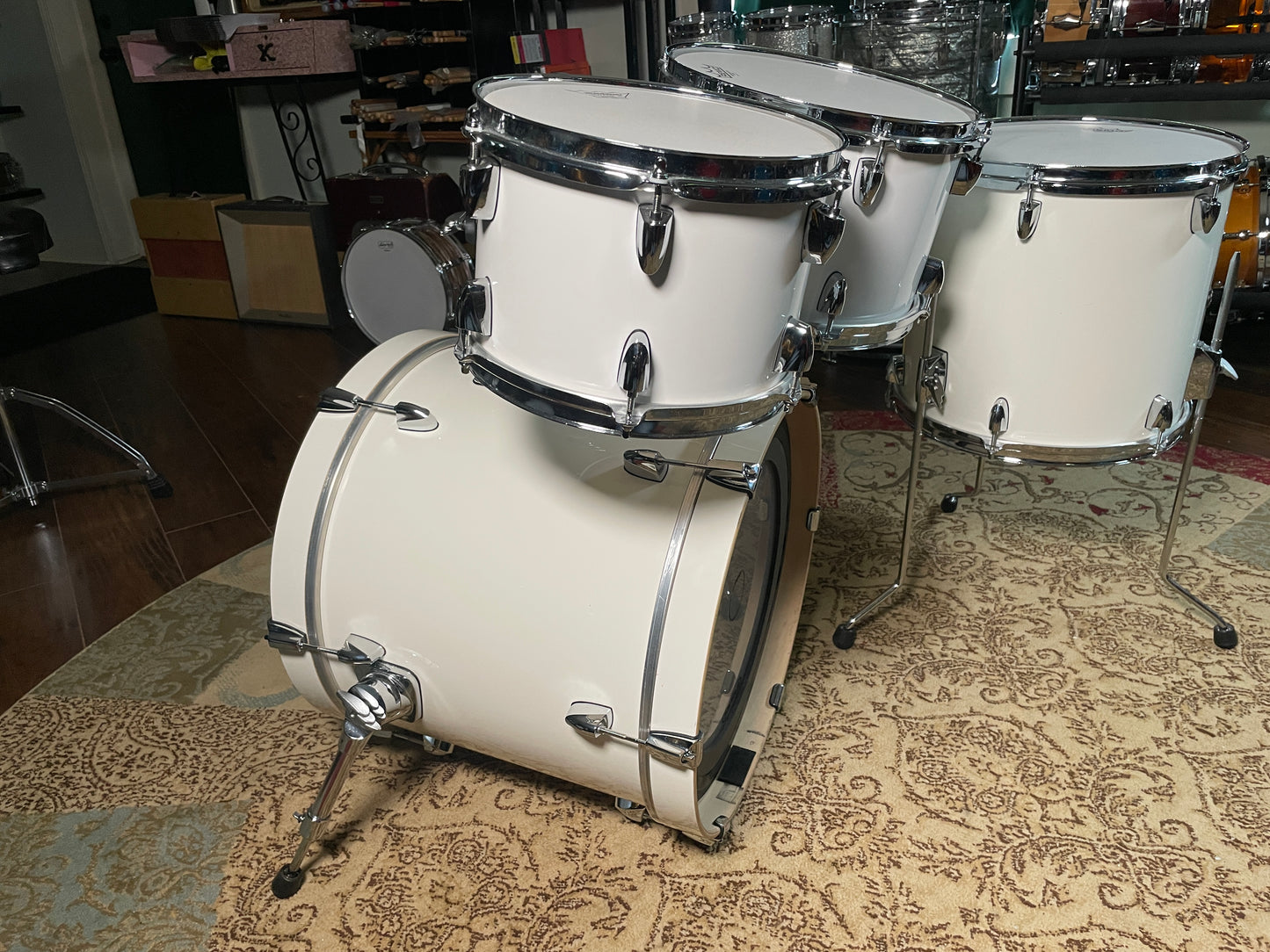 Yamaha Stage Custom Birch 4pc Drum Set Classic White 18/10/12/14