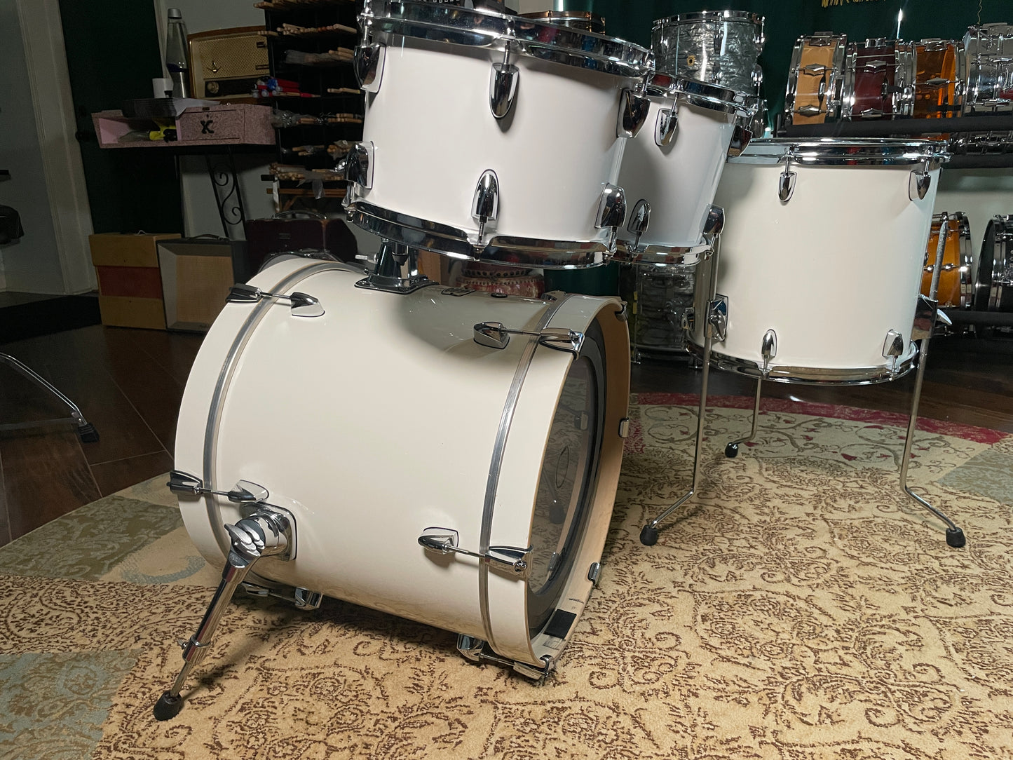 Yamaha Stage Custom Birch 4pc Drum Set Classic White 18/10/12/14